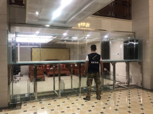 大廳隔斷定制大型魚缸——龍威水族